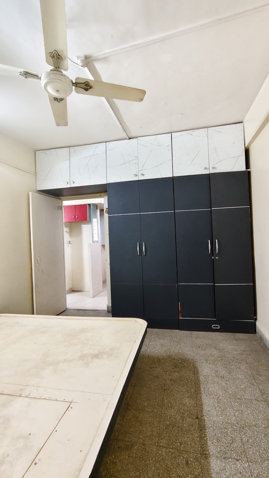 Second bedroom in 2 BHK flat for rent in Kothrud Pune