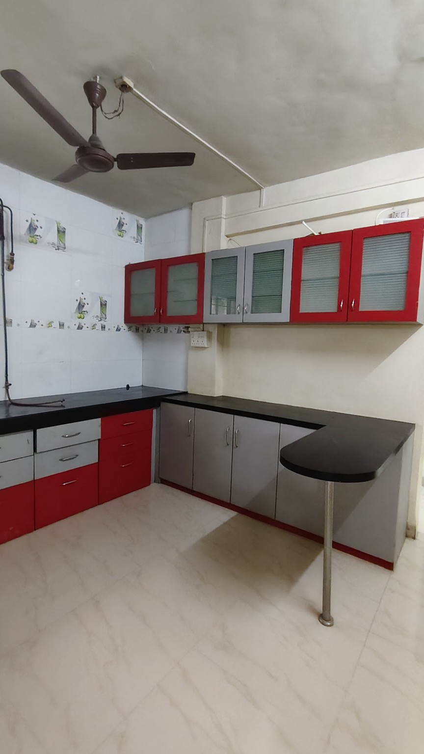 Modular kitchen in 2 BHK flat for rent in Kothrud
